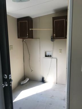 Building Photo - 3 Bedroom 2 Bath Home.