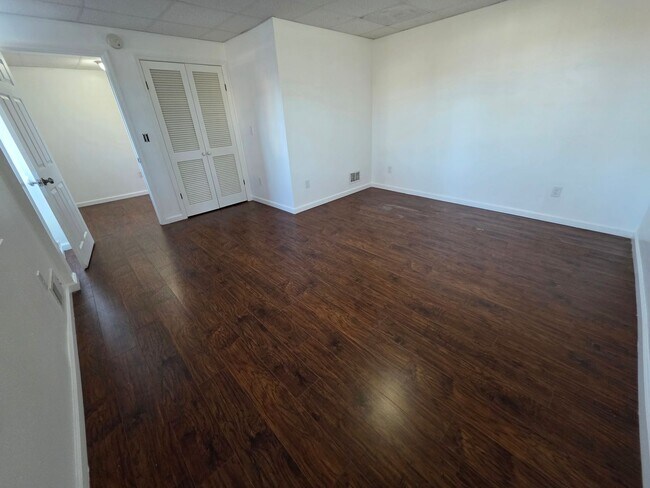 Building Photo - 83 Hudson St