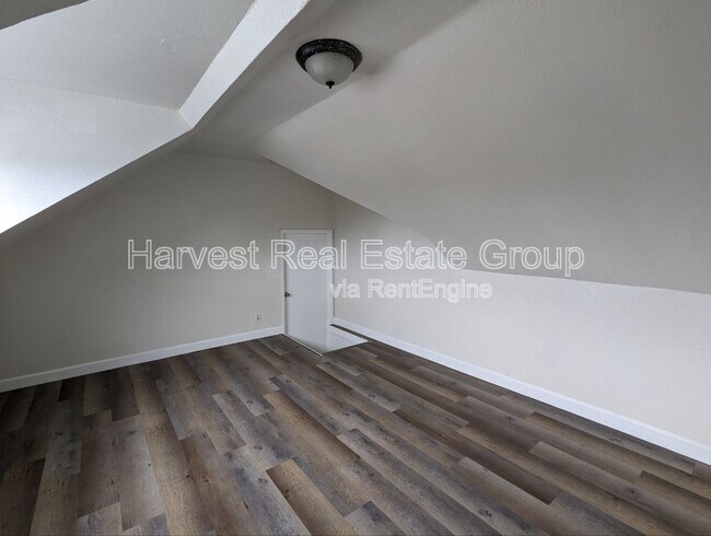 Building Photo - 812 E 23rd St
