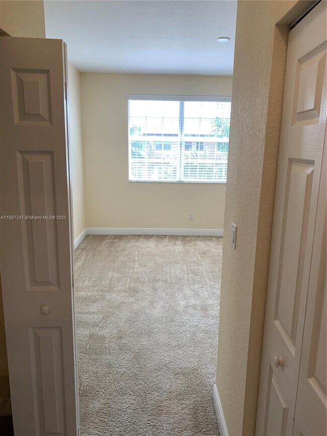 Building Photo - 1044 SW 147th Ave