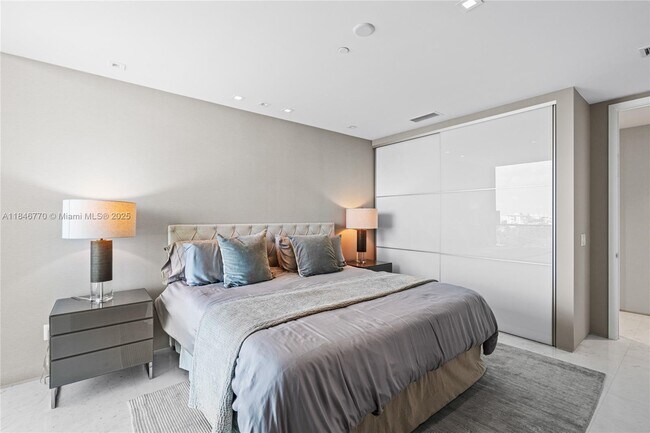 Building Photo - 9349 Collins Ave