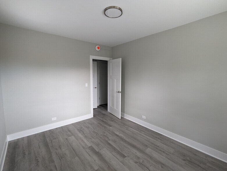 Building Photo - 372 Hazel Ave