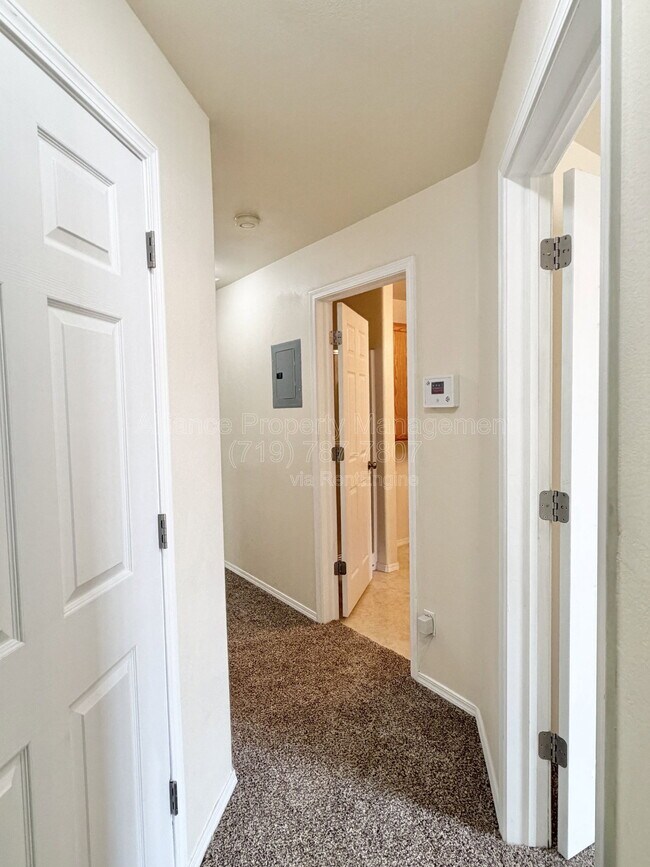 Building Photo - 3870 Strawberry Field Grove