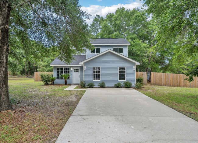 Building Photo - 4bed/3.5 bath home in Freeport