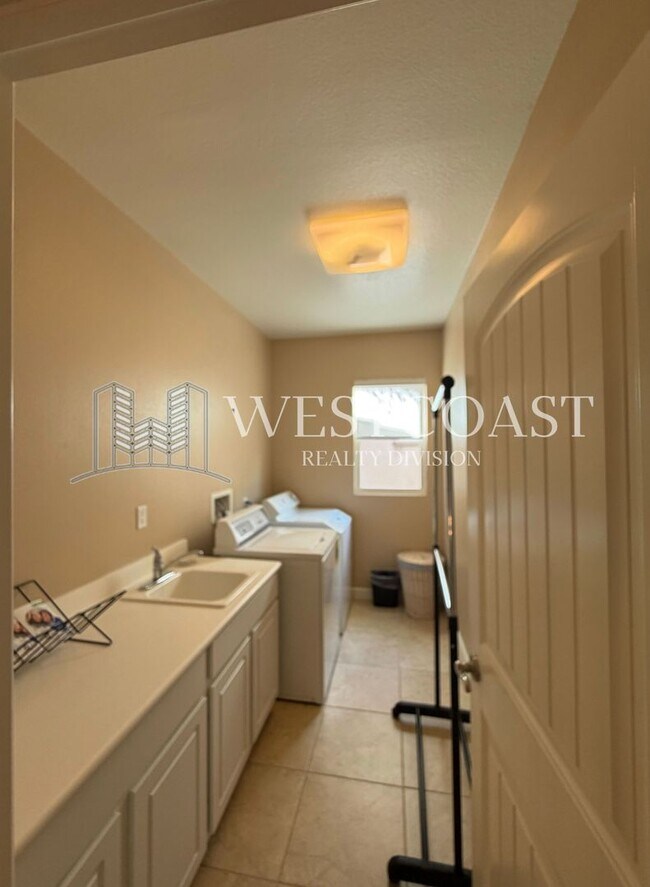 Building Photo - Spacious 5-Bedroom Luxury Home with 5.25 Baths in Temecula – Over 4,300 Sq Ft