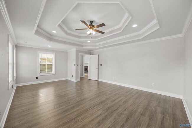 Building Photo - 17050 Stonegate Dr