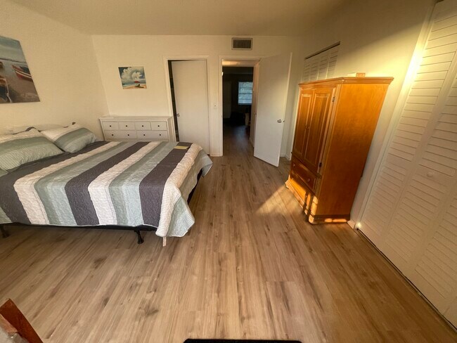 Building Photo - 52 Woodland Dr