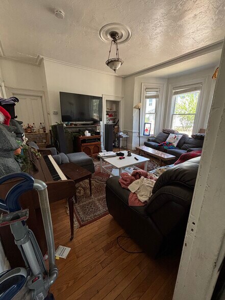 Primary Photo - 53 Allston St