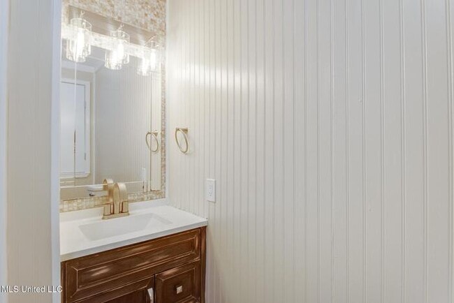 Building Photo - 22530 Saucier Lizana Rd