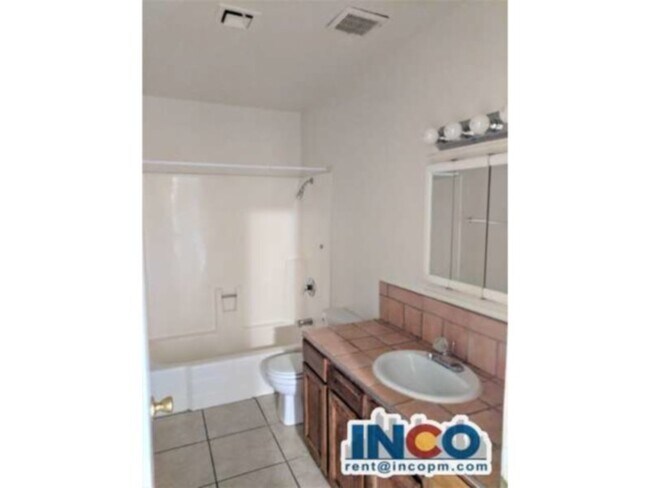 Building Photo - 3702 W Byers Pl
