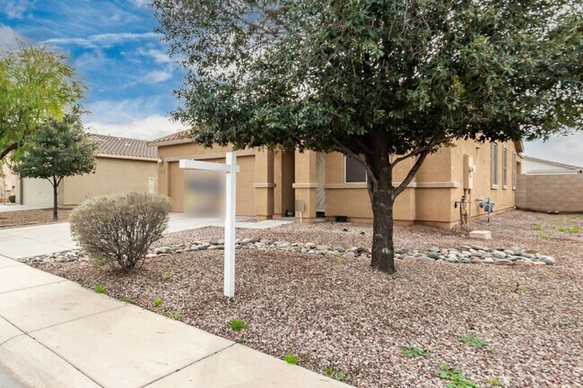Building Photo - Attractive 3 bed, 2 bath home