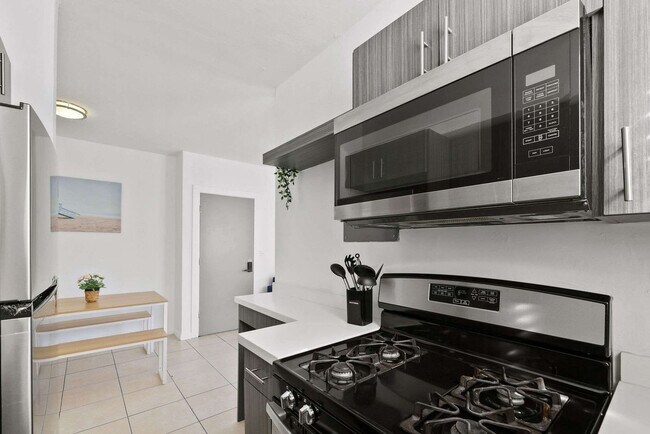 Building Photo - 7340 Harding Ave