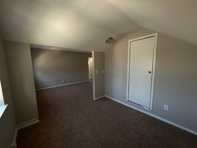 Building Photo - 450 N Taylor St