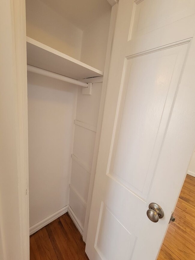 Building Photo - 3 Bed 2 Bath House