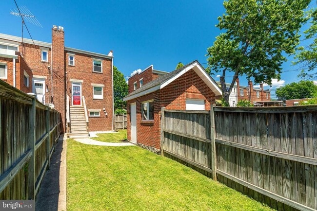 Building Photo - 247 Evans Ln