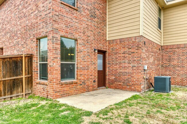 Building Photo - Beautiful 3 Bedroom Townhome located in Lavon,Texas!
