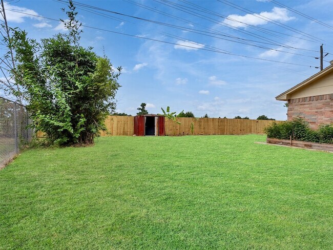Building Photo - 4003 Swinden Dr