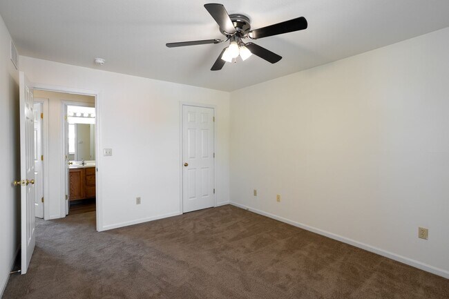 Building Photo - 2412-2414 Calder Ct.