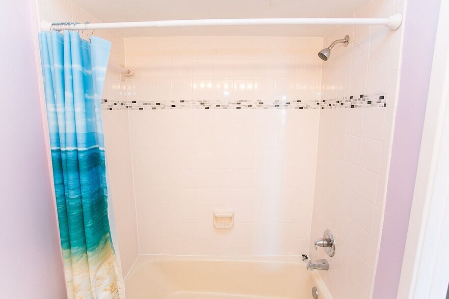 Building Photo - 210 Ocean Hibiscus Dr