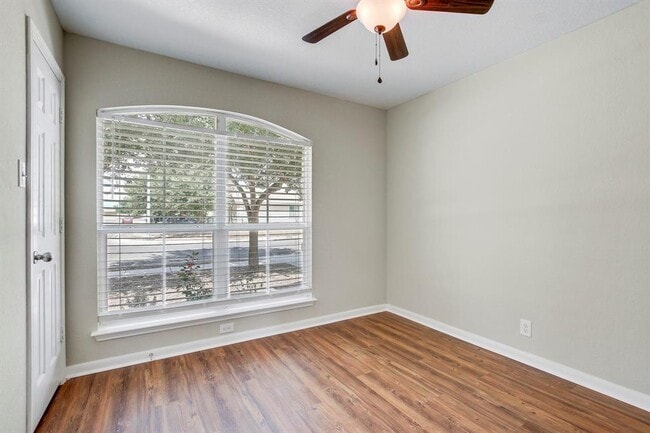 Building Photo - 507 Teron Dr