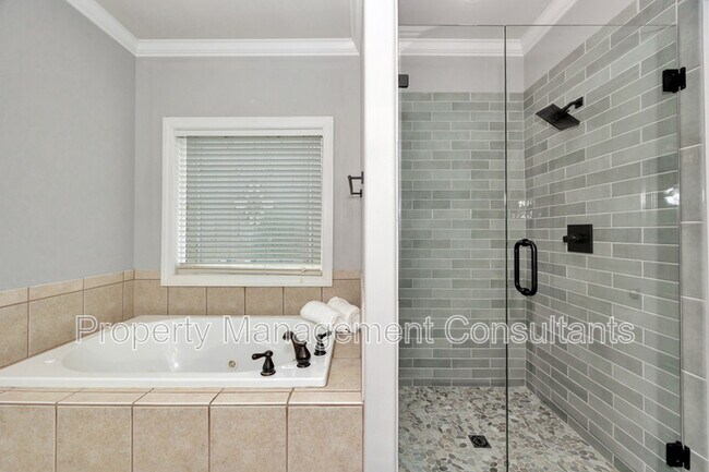 Building Photo - 108 Blackwood Dr NW