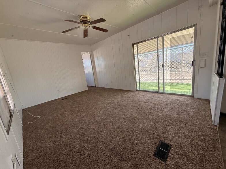 Building Photo - 3601 E Wyoming Ave