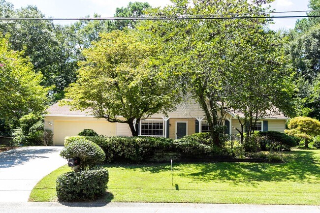 Building Photo - 2007 Walden Park Dr