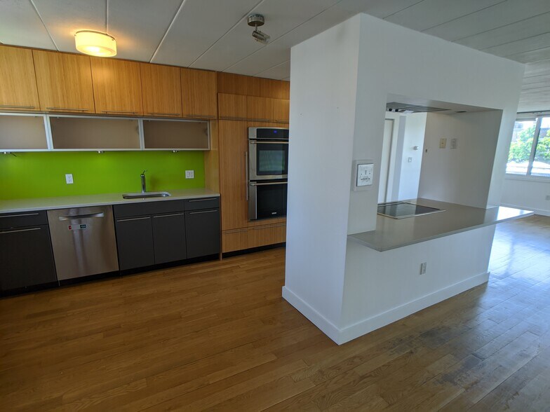 Building Photo - 345 Harvard St