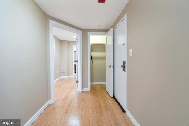 Building Photo - 1415 Chapin St NW