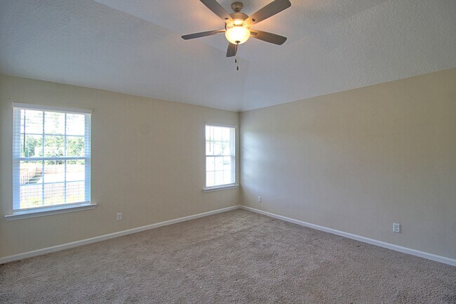 Building Photo - 260 Whippoorwill Wy NE