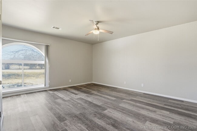 Building Photo - 7450 N 117th E Ave