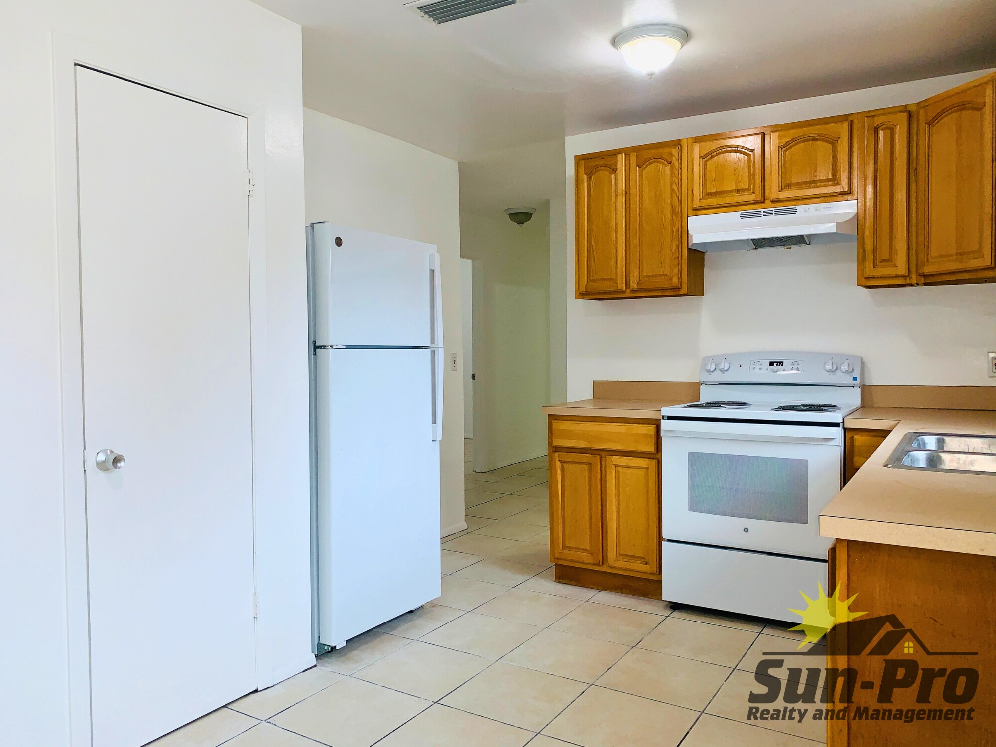 Building Photo - 1965 Nelson Ave