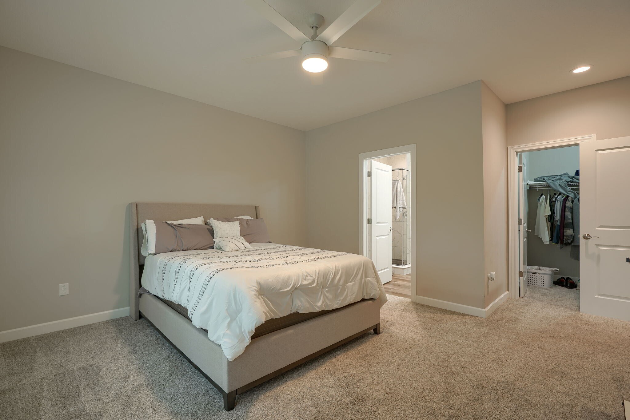 Building Photo - 275 Hyatts Rd