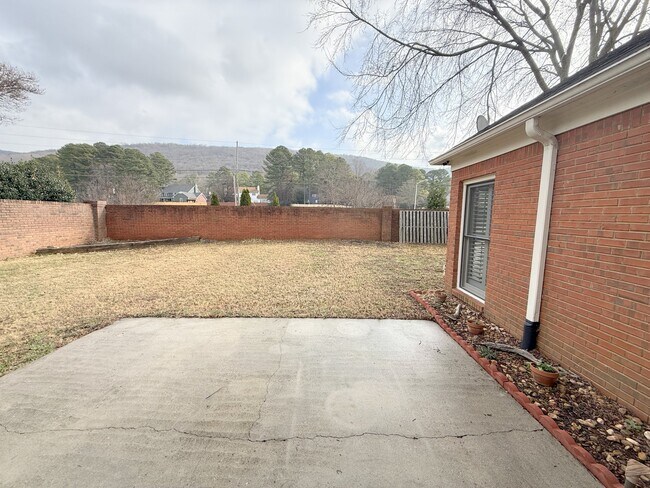 Building Photo - 15047 Ashmont Blvd SE