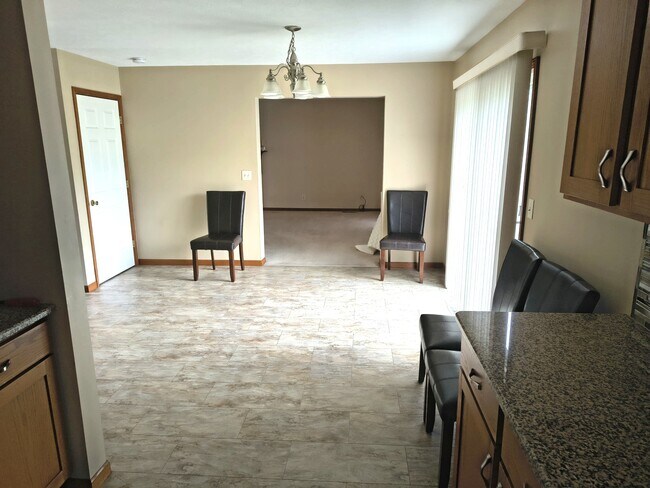Building Photo - 52212 Evard Dr