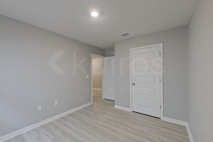 Building Photo - 373 Monarch Ln