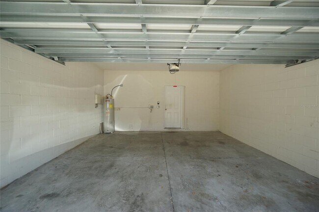 Building Photo - 7001 Interbay Blvd