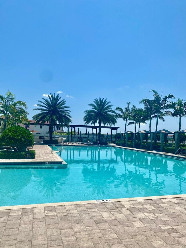 Building Photo - 3202 W 108th St