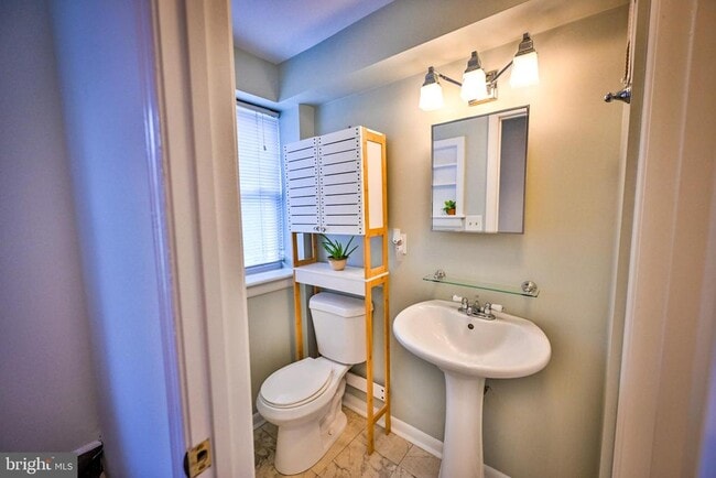 Building Photo - 1601 Marshall St