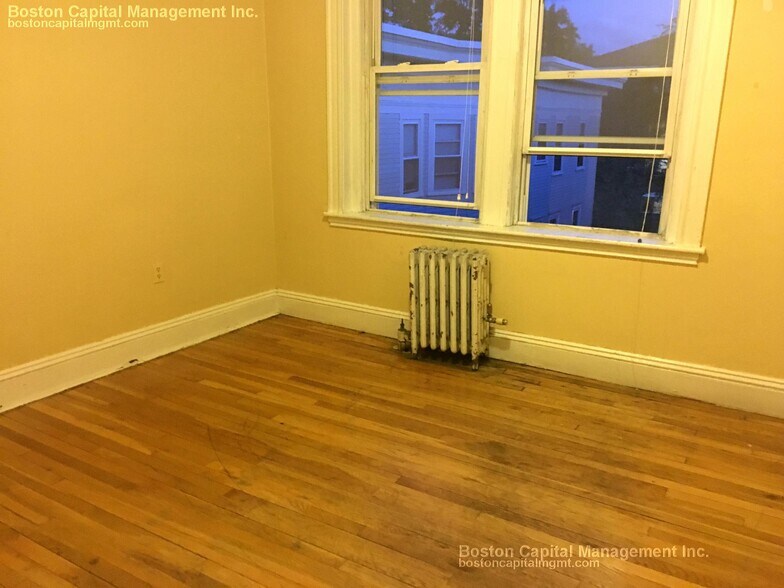 Building Photo - 45 Ashford St