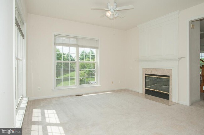 Building Photo - 6862 Alicia Ct