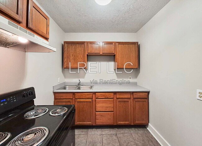 Building Photo - 1273 S Clay St