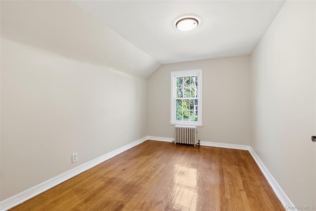 Building Photo - 39 Cox Ave