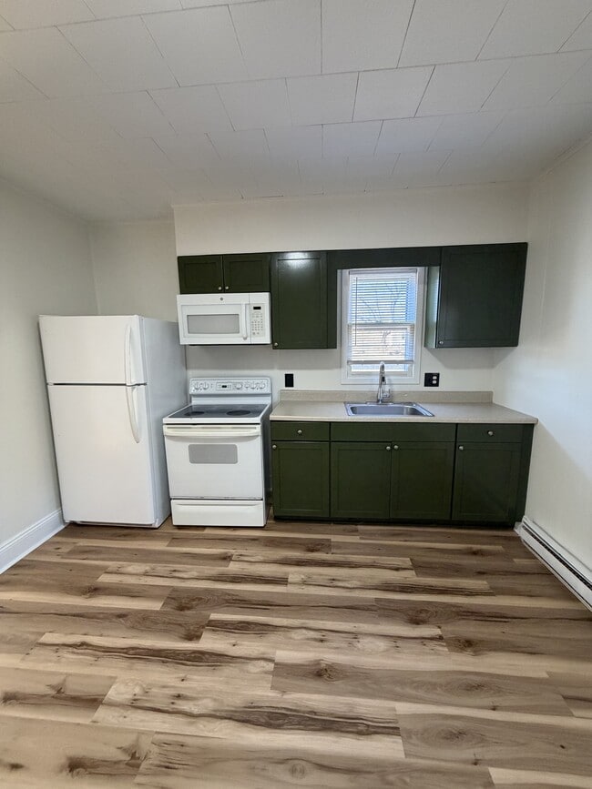 Building Photo - 106 Crockett Ave