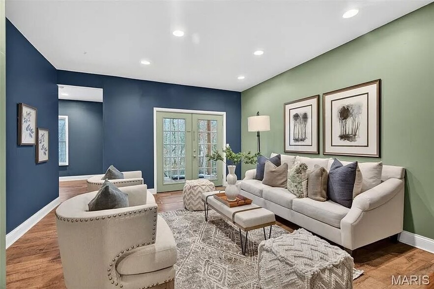 Building Photo - 482 Indian Lake Dr