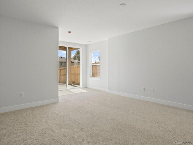 Building Photo - Brand New 4BD, 4BA Half-Duplex in Villa Park
