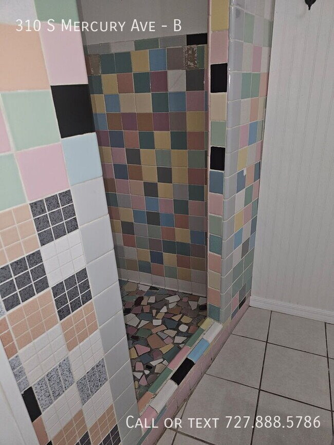 Building Photo - 310 S Mercury Ave