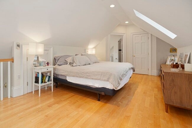 Building Photo - 53 Upland Rd