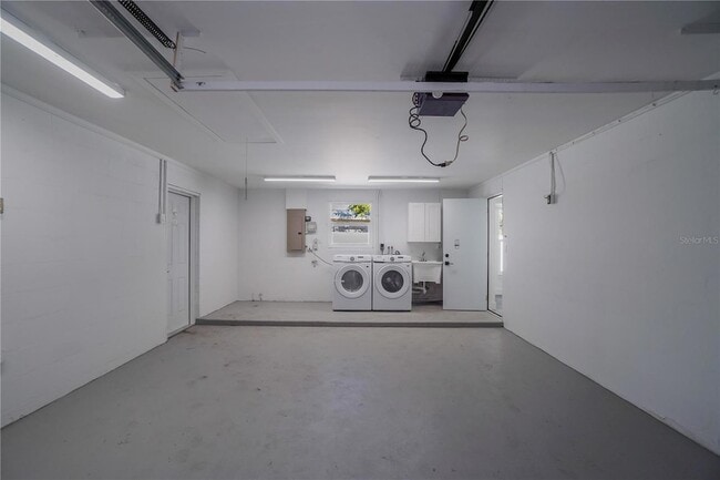 Building Photo - 1797 Birch Dr