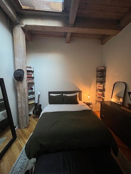 Building Photo - 225 W Huron St